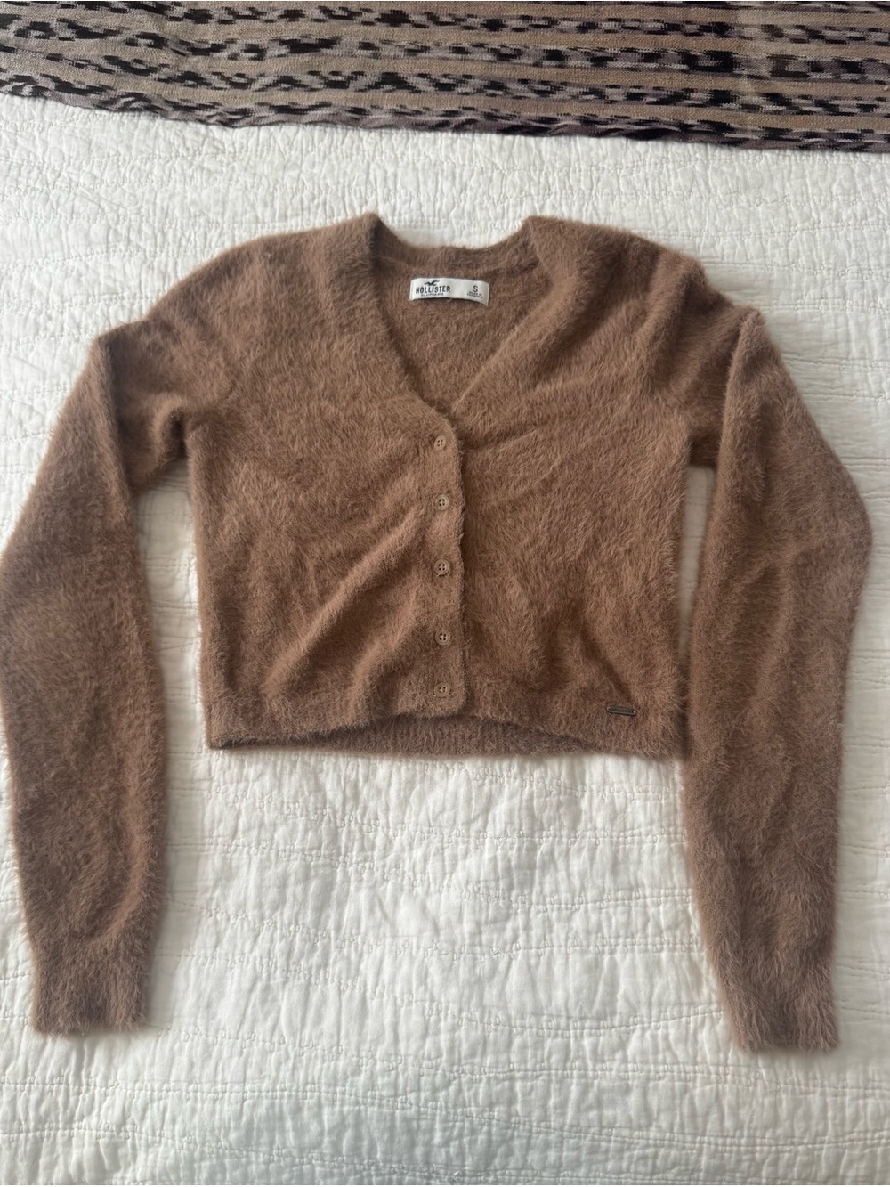 Hollister Fuzzy Cropped V-Neck Cardigan - Brown